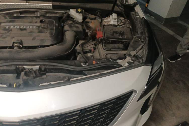 Used Cadillac XT4 2018 28T Two-Wheel Drive Leading Version Engine Bay Left