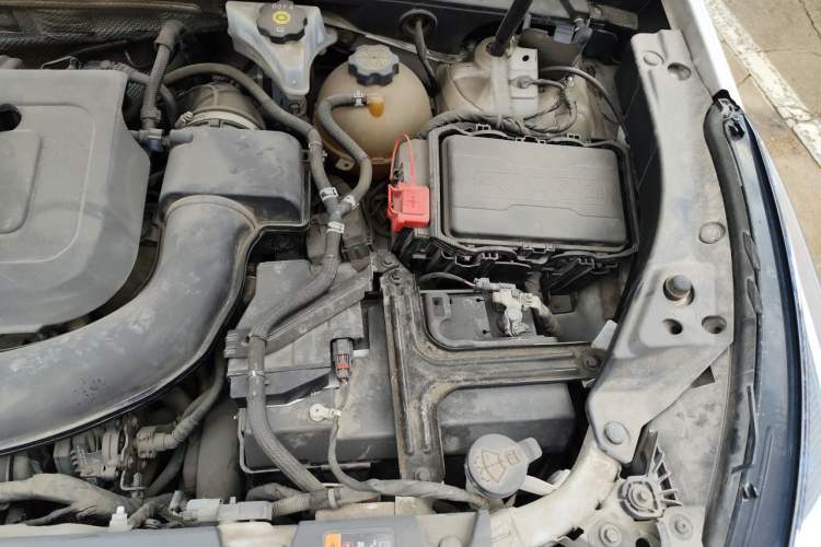 Used Cadillac XT4 2018 28T Two-Wheel Drive Leading Version Engine Bay Left