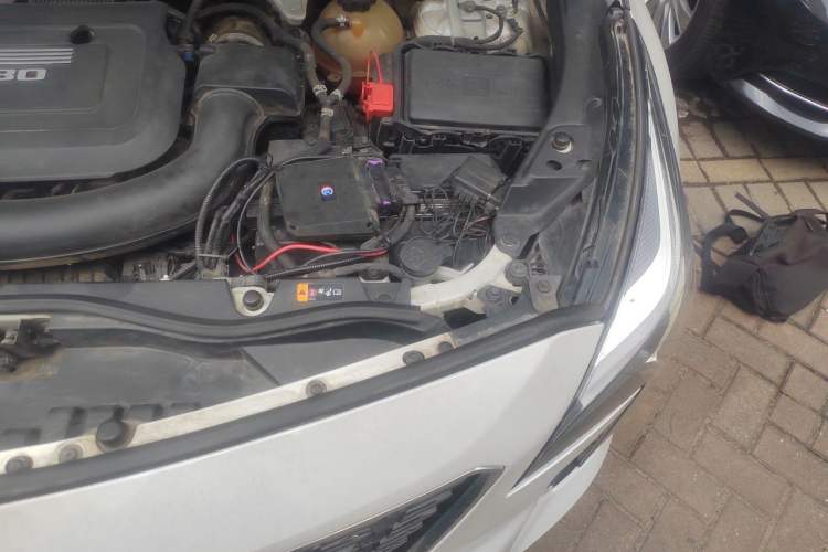 Used Cadillac XT4 2018 28T Two-Wheel Drive Tech Version Engine Bay Left