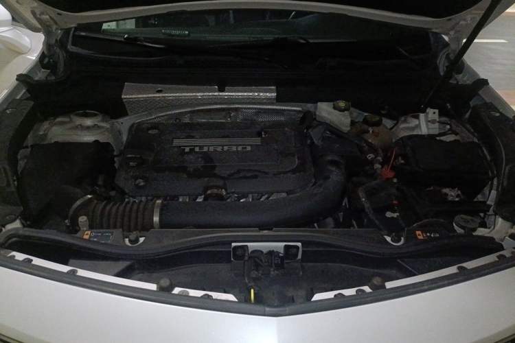 Used Cadillac XT4 2018 28T Two-Wheel-Drive Luxury Model Engine Bay