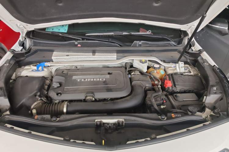 Used Cadillac XT4 2018 28T Two-Wheel Drive Tech Version Engine Bay