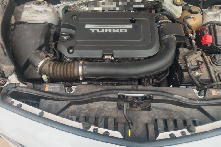 Used Cadillac XT4 2018 28T Two-Wheel-Drive Luxury Model Engine Bay