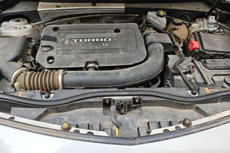Used Cadillac XT4 2018 28T Two-Wheel-Drive Luxury Model Engine Bay