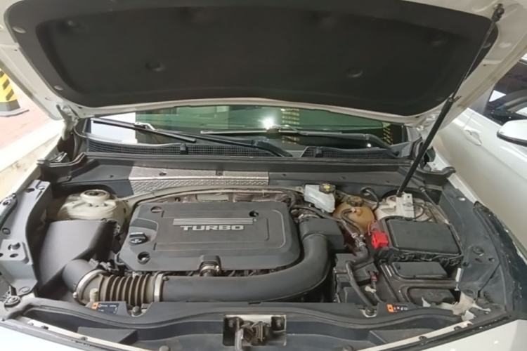 Used Cadillac XT4 2018 28T Two-Wheel-Drive Luxury Model Engine Bay