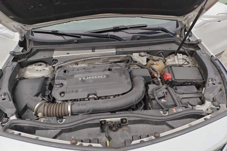 Used Cadillac XT4 2018 28T 4x4 Platinum Edition Engine Bay