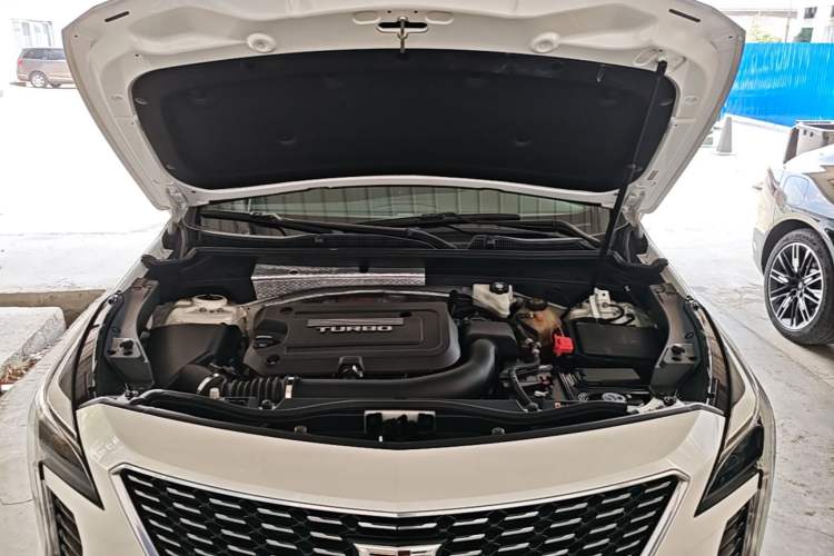Used Cadillac XT4 2018 28T Two-Wheel Drive Tech Version Engine Bay