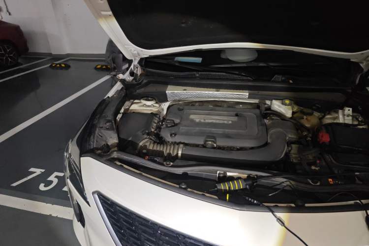 Used Cadillac XT4 2018 28T Two-Wheel Drive Tech Version Engine Bay Right