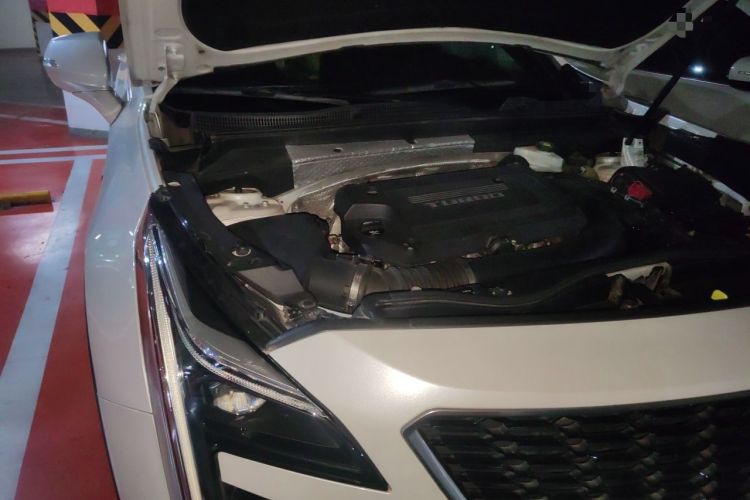 Used Cadillac XT4 2018 28T Two-Wheel Drive Leading Version Engine Bay Right