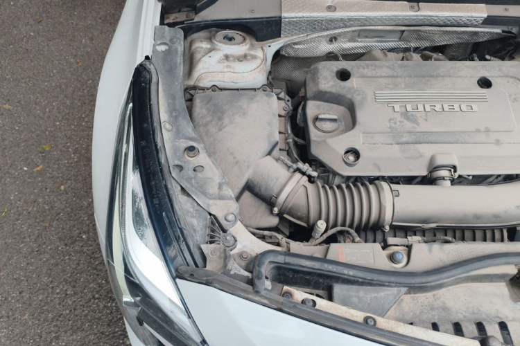 Used Cadillac XT4 2018 28T Two-Wheel Drive Tech Version Engine Bay Right