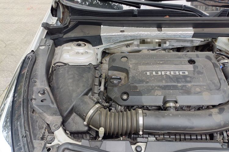 Used Cadillac XT4 2018 28T Two-Wheel-Drive Luxury Model Engine Bay Right