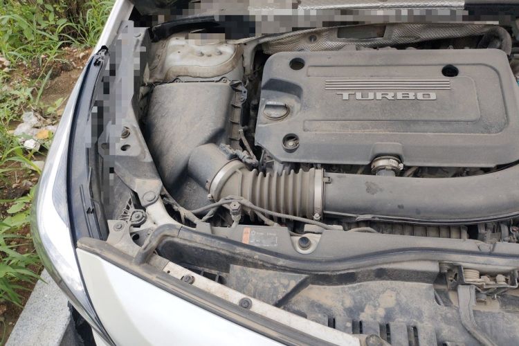 Used Cadillac XT4 2018 28T Two-Wheel Drive Tech Version Engine Bay Right