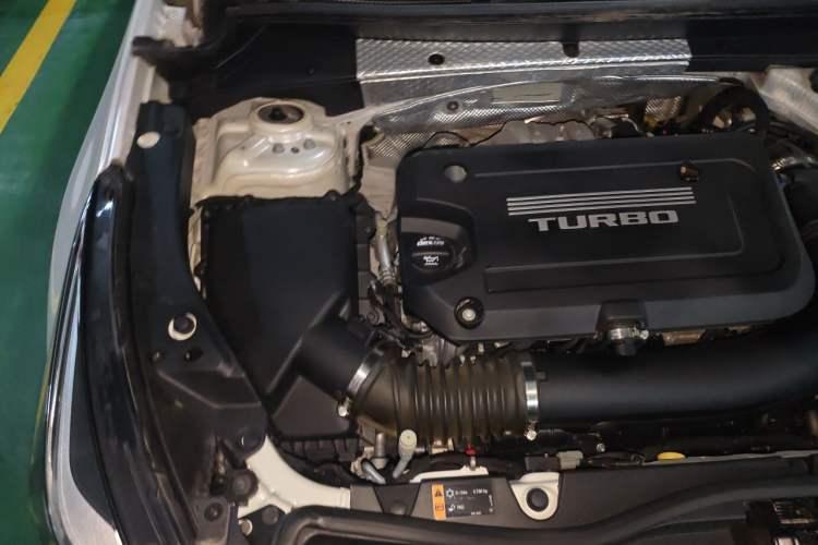Used Cadillac XT4 2018 28T Two-Wheel Drive Leading Version Engine Bay Right