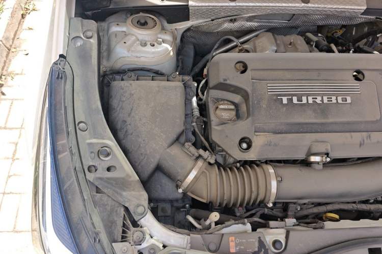 Used Cadillac XT4 2018 28T Two-Wheel Drive Leading Version Engine Bay Right
