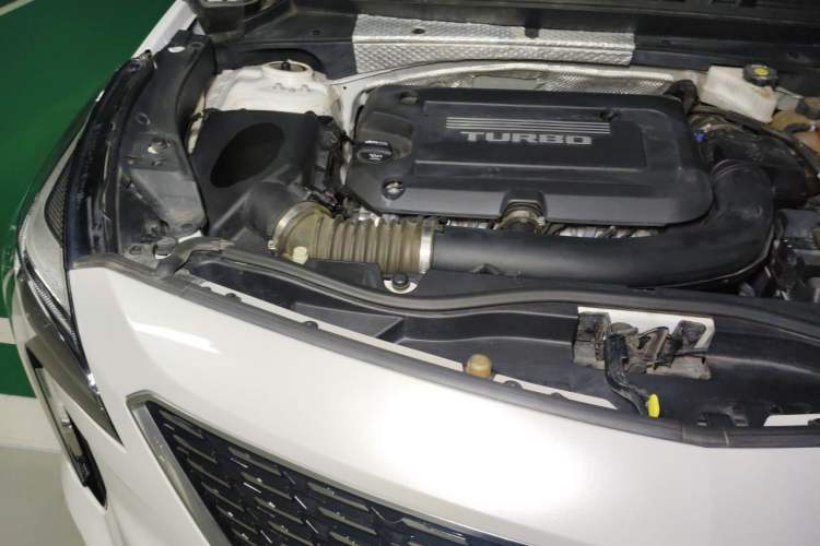Used Cadillac XT4 2018 28T Four-Wheel Drive Leading Model Engine Bay Right