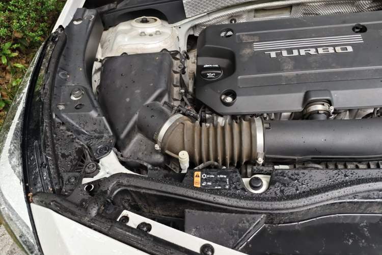 Used Cadillac XT4 2018 28T Two-Wheel Drive Leading Version Engine Bay Right