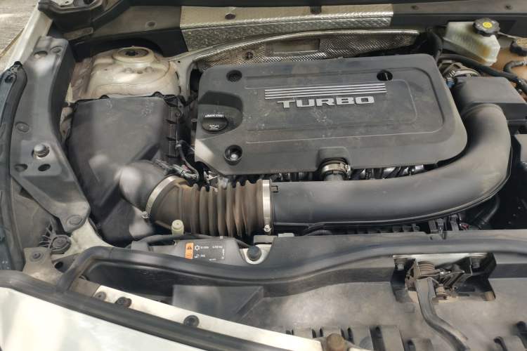 Used Cadillac XT4 2018 28T Two-Wheel Drive Tech Version Engine Bay Right