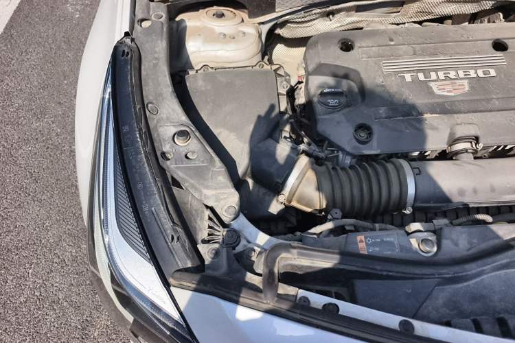 Used Cadillac XT4 2018 28T Two-Wheel Drive Leading Sport Model Engine Bay Right