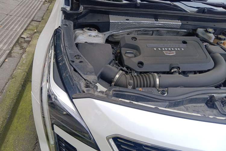 Used Cadillac XT4 2018 28T Two-Wheel Drive Leading Version Engine Bay Right