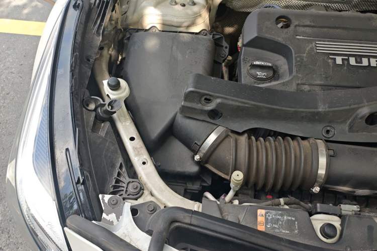 Used Cadillac XT4 2018 28T Four-Wheel Drive Leading Model Engine Bay Right