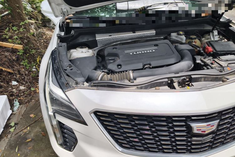 Used Cadillac XT4 2018 28T Two-Wheel Drive Tech Version Engine Bay Right