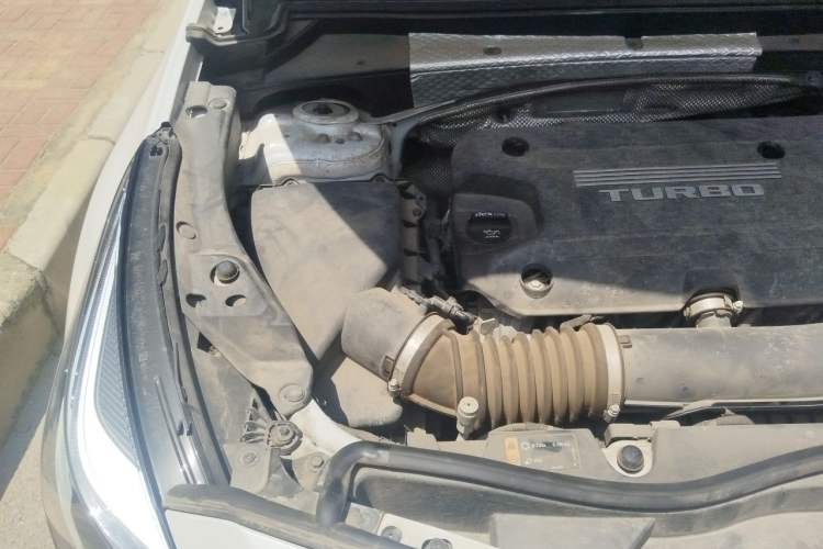 Used Cadillac XT4 2018 28T Two-Wheel Drive Tech Version Engine Bay Right