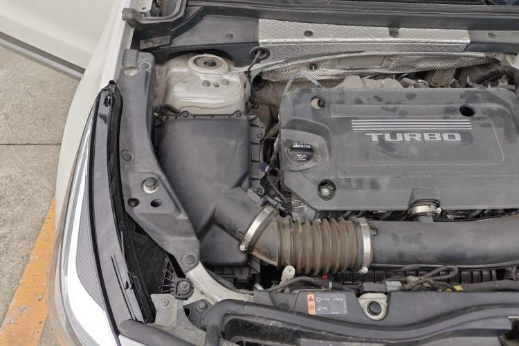 Used Cadillac XT4 2018 28T 4x4 Platinum Edition Engine Bay Right