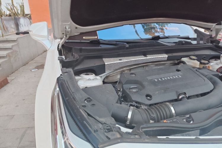 Used Cadillac XT4 2018 28T Two-Wheel Drive Tech Version Engine Bay Right
