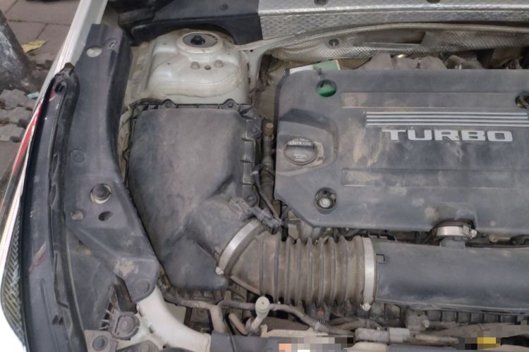 Used Cadillac XT4 2018 28T Two-Wheel Drive Tech Version Engine Bay Right