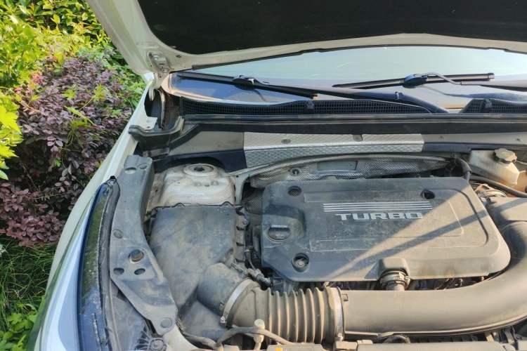 Used Cadillac XT4 2018 28T Two-Wheel Drive Leading Version Engine Bay Right