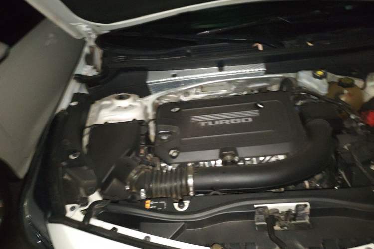 Used Cadillac XT4 2018 28T Two-Wheel Drive Tech Version Engine Bay Right