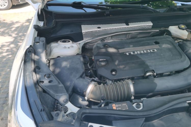 Used Cadillac XT4 2018 28T Two-Wheel Drive Leading Version Engine Bay Right