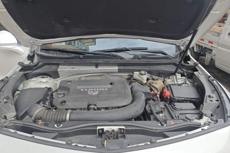 Used Cadillac XT4 2018 28T Two-Wheel-Drive Luxury Model Engine Bay