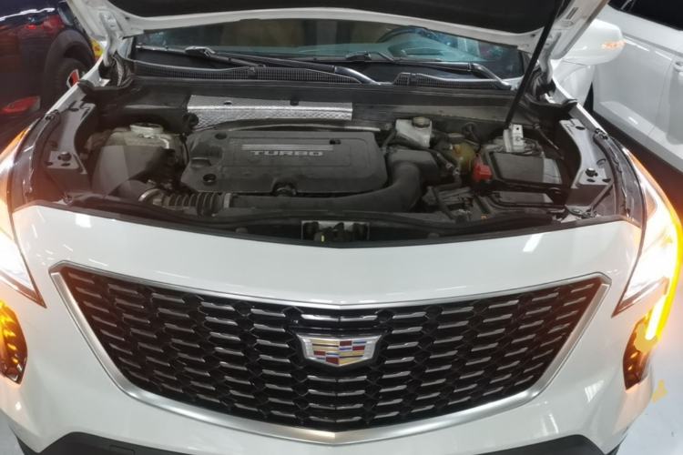 Used Cadillac XT4 2018 28T 4x4 Platinum Edition Engine Bay