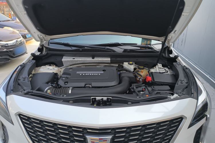 Used Cadillac XT4 2018 28T Two-Wheel Drive Tech Version Engine Bay