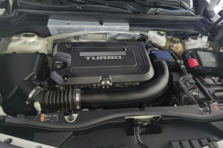 Used Cadillac XT4 2018 28T Four-Wheel Drive Leading Model Engine Bay