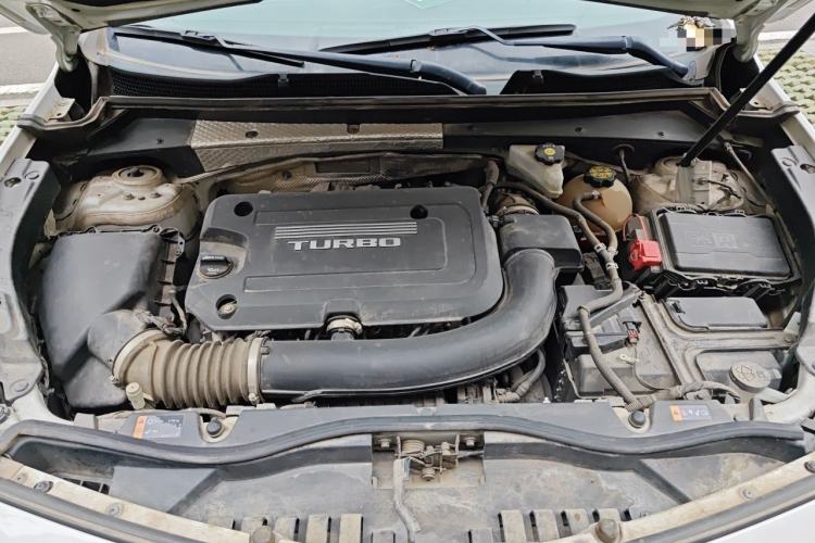 Used Cadillac XT4 2018 28T Two-Wheel-Drive Luxury Model Engine Bay