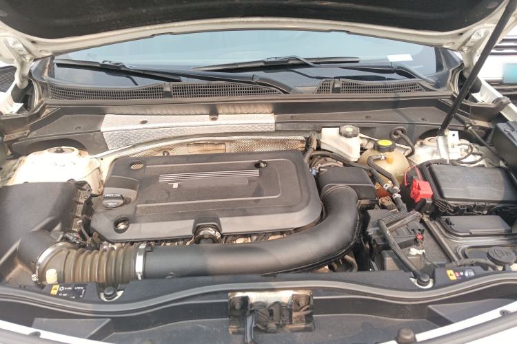 Used Cadillac XT4 2018 28T Two-Wheel Drive Tech Version Engine Bay