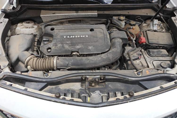 Used Cadillac XT4 2018 28T Two-Wheel-Drive Luxury Model Engine Bay