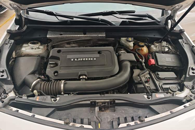Used Cadillac XT4 2018 28T 4x4 Platinum Edition Engine Bay