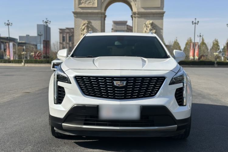 Used Cadillac XT4 2018 28T Two-Wheel-Drive Luxury Model Exterior 1