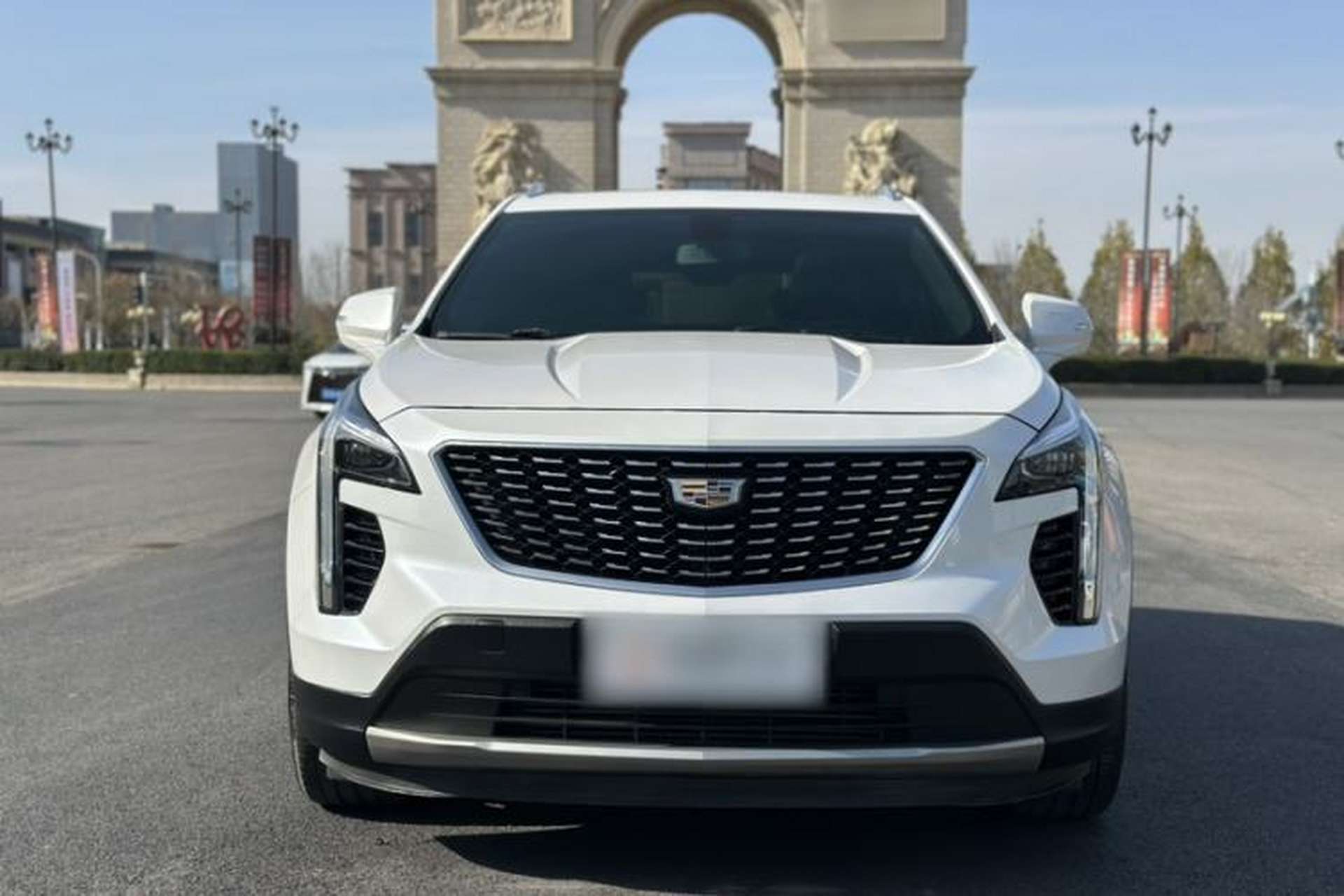 Used Cadillac XT4 2018 28T Two-Wheel-Drive Luxury Model Exterior 1