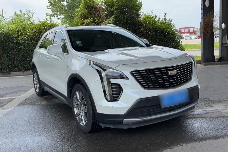 Used Cadillac XT4 2018 28T Two-Wheel-Drive Luxury Model Exterior 1