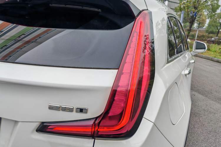 Used Cadillac XT4 2018 28T Two-Wheel Drive Leading Version Exterior 10