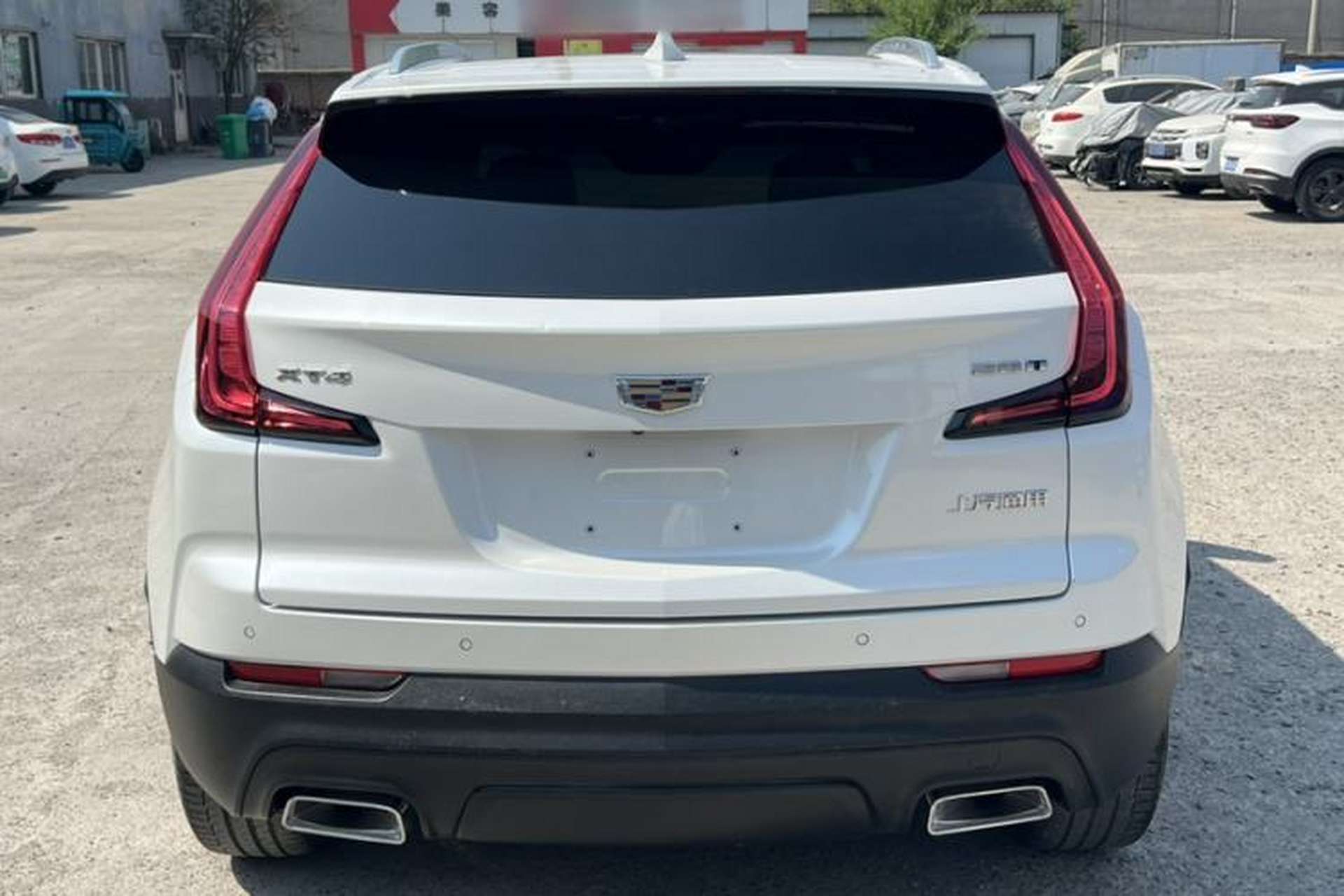 Used Cadillac XT4 2018 28T Two-Wheel Drive Tech Version Exterior 2
