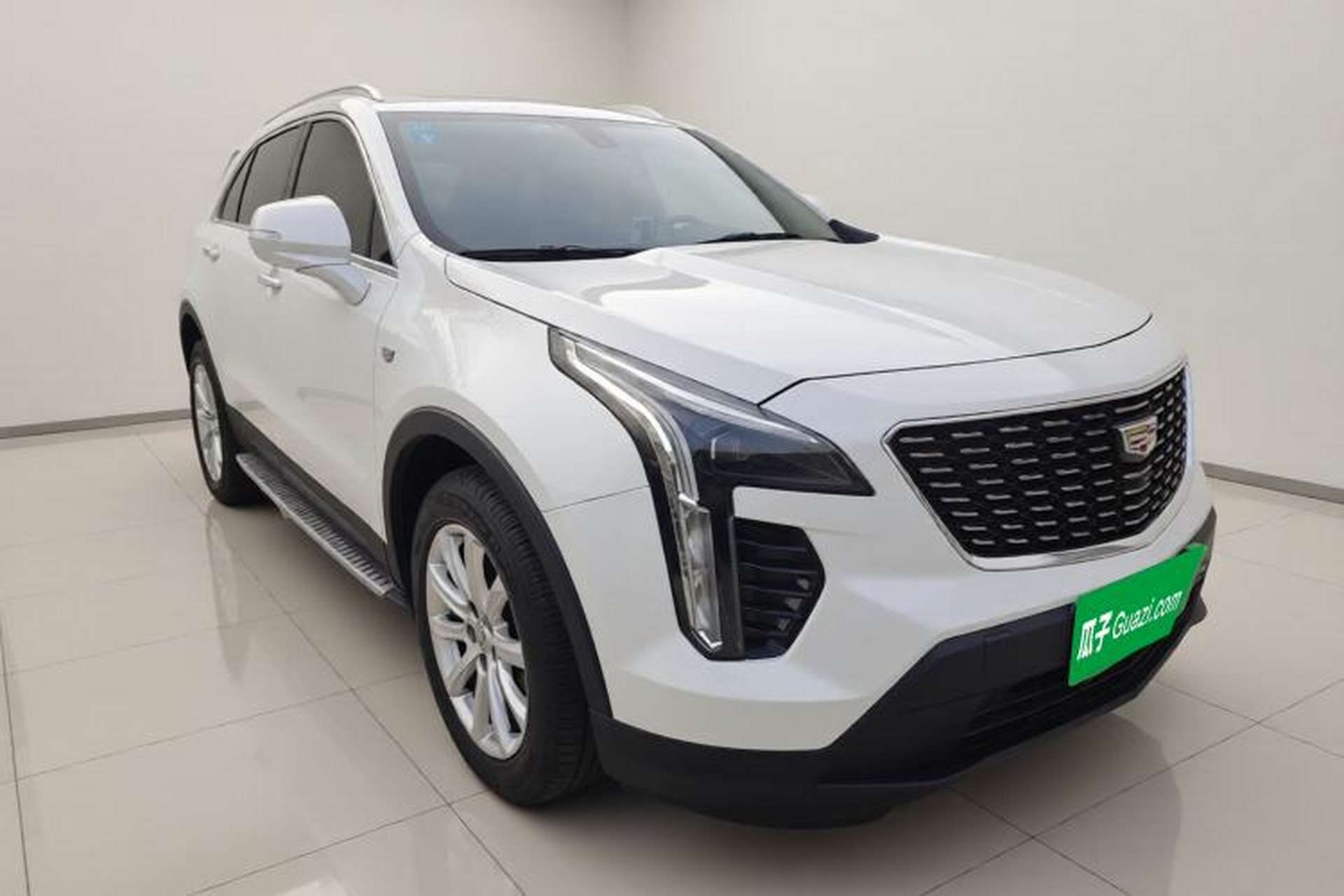 Used Cadillac XT4 2018 28T Two-Wheel Drive Tech Version Exterior 2