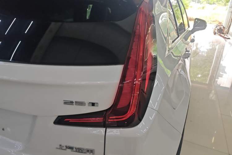 Used Cadillac XT4 2018 28T Two-Wheel Drive Leading Version Exterior 3