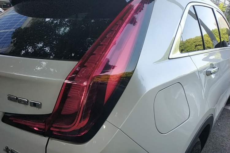 Used Cadillac XT4 2018 28T Four-Wheel Drive Leading Model Exterior 3