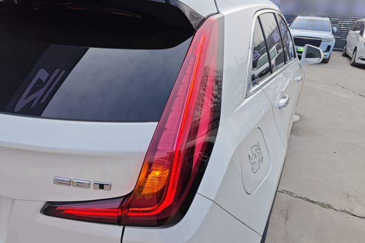 Used Cadillac XT4 2018 28T Two-Wheel Drive Leading Version Exterior 3