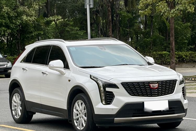 Used Cadillac XT4 2018 28T Two-Wheel Drive Tech Version Exterior 3
