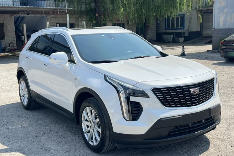 Used Cadillac XT4 2018 28T Two-Wheel Drive Tech Version Exterior 3